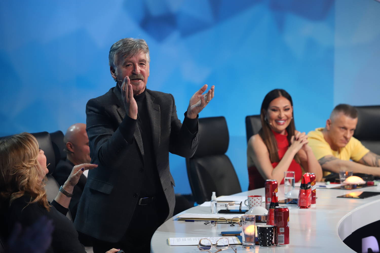 Ceca Ražnatović: "Saša Popović FOLIRA, ako hoće KLINČ, dobiće ga" (VIDEO) 3 77b16215090d68a97845180743b48f8cecdcda95