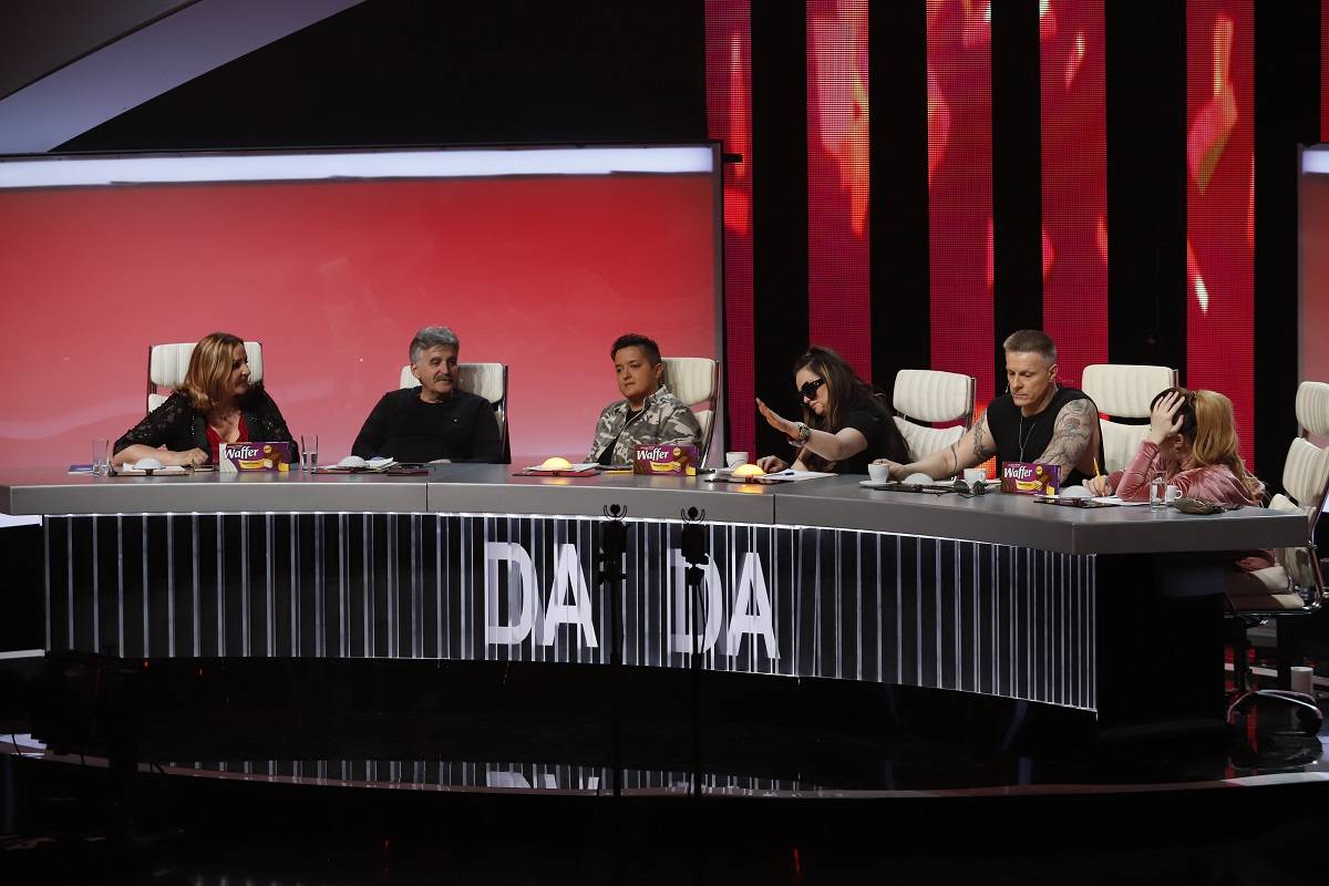 Zbog dueta majke i ćerke ŽIRI JE PLAKAO, a ovi kandidati zaslužili su prolazak dalje (FOTO) 2 77f40875df83b592d1909befb5819c885620c75b