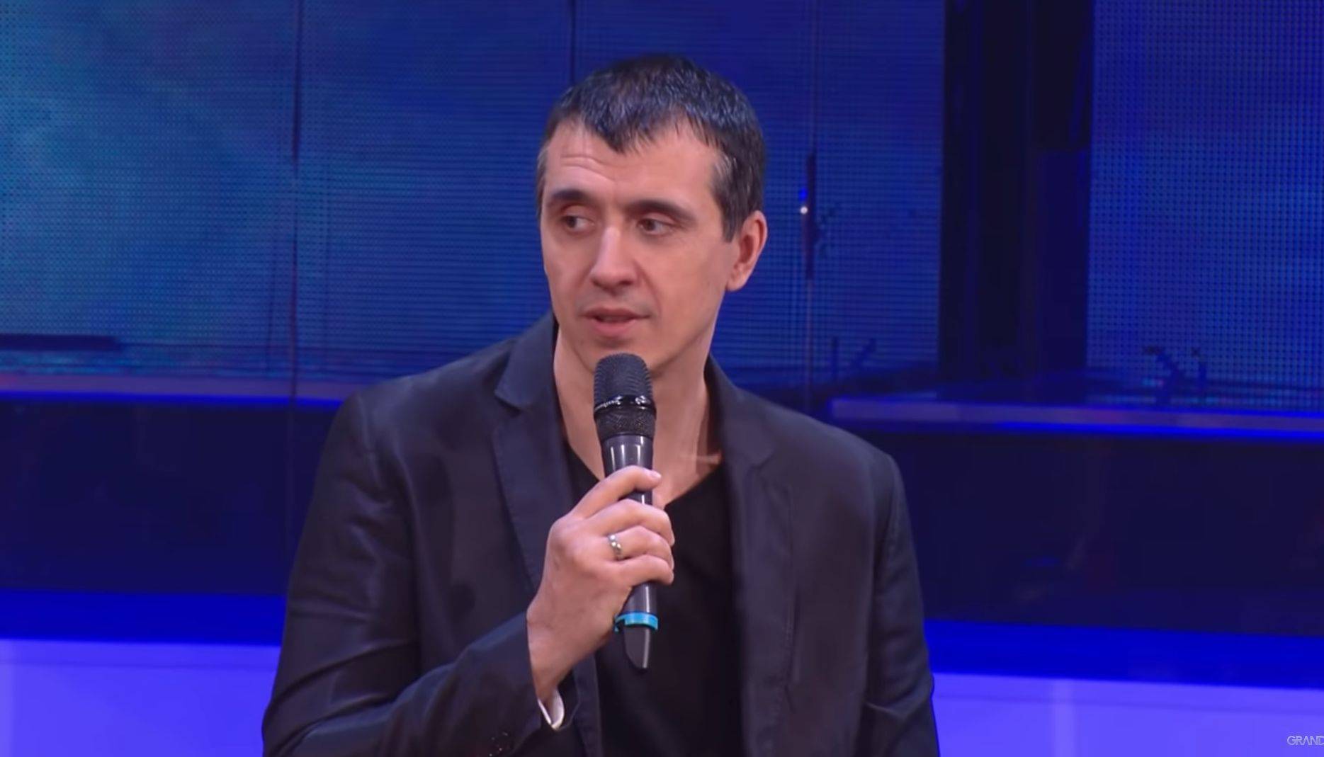 DA LI ĆE PRELOMITI? "Mikrofon mogu da stavim pod mišku", tvrdi Marko Bulat 2 78a64fd69de408144cd8f2613affcf18cf03198a