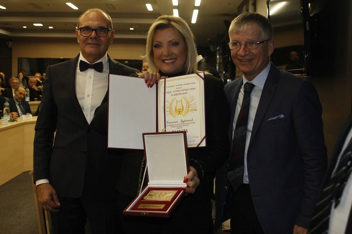 Snežana Đurišić osvojila nagradu za životno delo: Ovo je potvrda da je vredelo sve što sam uradila! (FOTO) 2 791846ac9a19c036f62430892567aba19545ce64