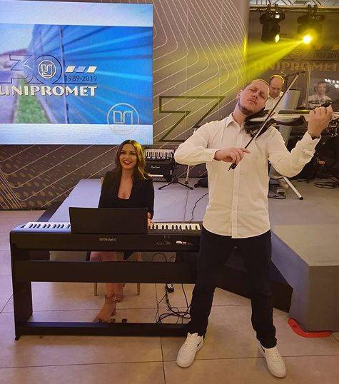 Prepoznajete li ovog plavušana? Želeo je da bude pijanista ili harmonikaš, ali sudbina je imala drugačije planove za njega 4 79c79df93b2229381a2ada03a1556cc6491492c8