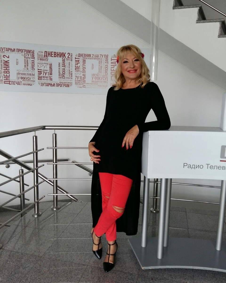 Nekada ja šoping koristila KAO LEK, a sada priznaje: "Šta čovek ne nosi, treba odmah DA POKLONI NEKOME!" 3 7b7ec2dbc4b1324dafdd4b488487f69c707c1f3d