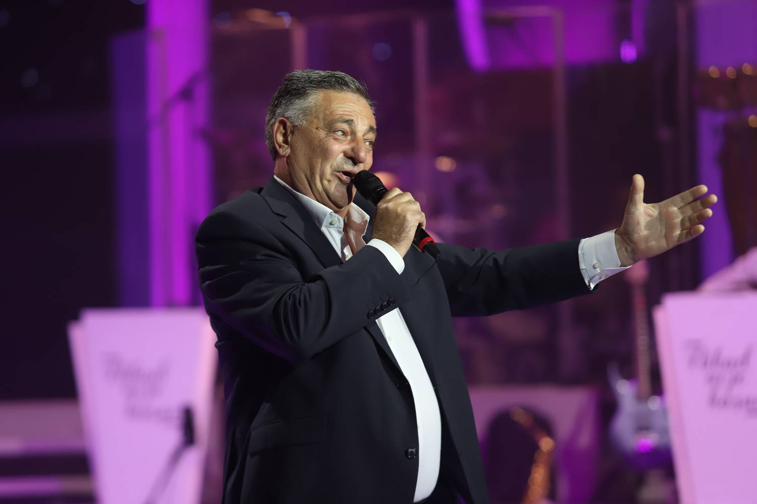 Takmičar RASPLAKAO Enesa Begovića, a onda su svi u studiju briznuli u PLAČ 4 7bd4a38f5f5011f2f061963c1af09cd3dc2047bb