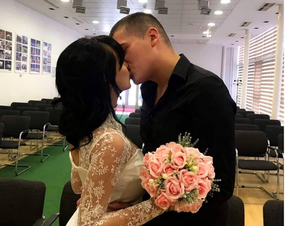 REŠENA MISTERIJA Ajša Kapetanović se TAJNO UDALA, a sad odlučila da pokaže kako je izgledala kao mlada (FOTO) 2 7ccec7d56ce46f661379b8fa9a506813bfdce6d9