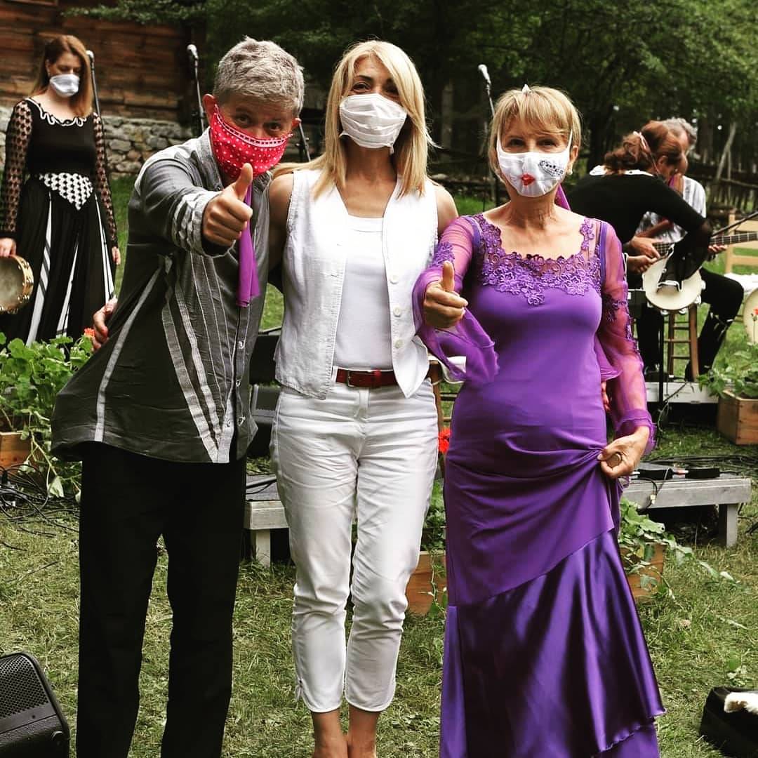 Desilo se i to! Pevačica održala prvi koncert nakon dužeg vremena na ovom mestu! (FOTO) 4 7df2d658617522709e3d547a2c2ce30d38fcb18e
