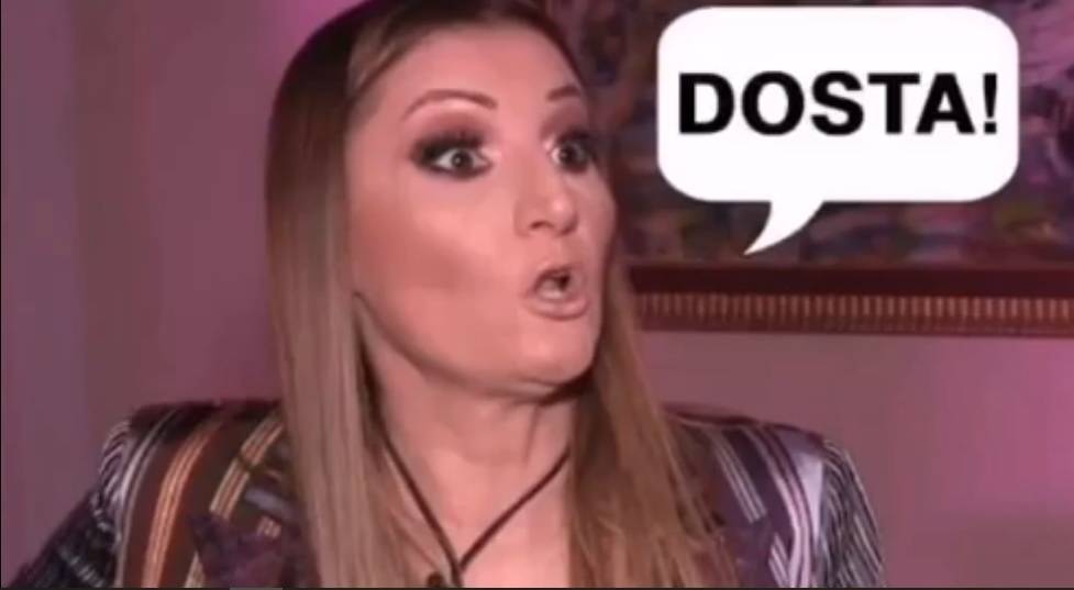 HIT PARODIJA: Takmičarke iz tima Jelene Karleuše pevaju u karantinu "Zovem se debela, debela!" (VIDEO) 2 7f10b48e19b08533c60df36f97dec5c31c7e81af