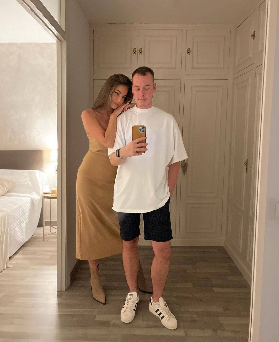 NOVA LJUBAV NA POMOLU: Džejla uhvaćena u zagrljaju poznatog jutjubera (FOTO) 3 80b06bc5077b2f5b649a32c59e7740932bf0689e