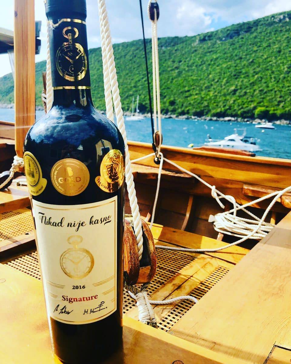 UPADAM U KAFANE I PREPADAM GAZDE! Evo kako se Žika Jakšić MEŠA SINU u posao! (FOTO) 4 821764ddf01d3dfb71c639bf0846d63788583196