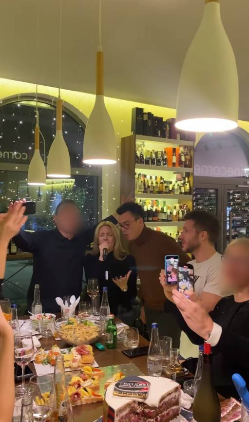 Milica Todorović u društvu Saše Kovačevića i Željka Vasića POKIDALA HIT "PONOĆ" IZ FILMA "TOMA" (VIDEO) 2 8237631c30b9df63676af76895f5d44cb7d35fe9