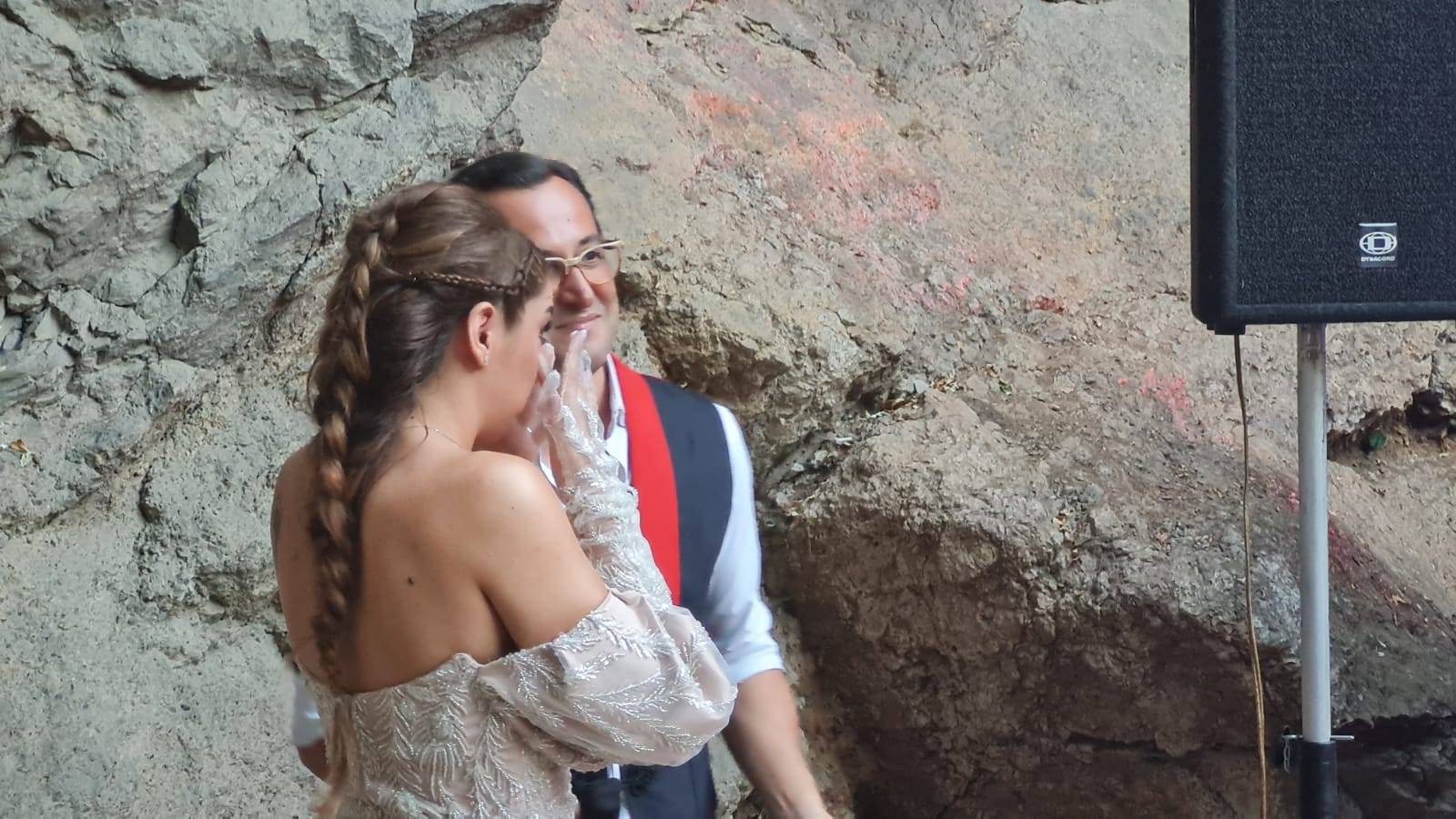 Pevačica se slomila pred kolegama: "OVO SAM ČEKALA 10 GODINA" (VIDEO) 2 82c1decbf8cfa8190cb3c6df6124b17bb7003d89