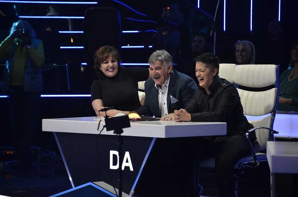 VEČE EMOCIJA: Oni su uspeli da osvoje publiku i žiri (FOTO) 2 840ff6ddbe0f9fb42eb699fb15df359498c4e4df