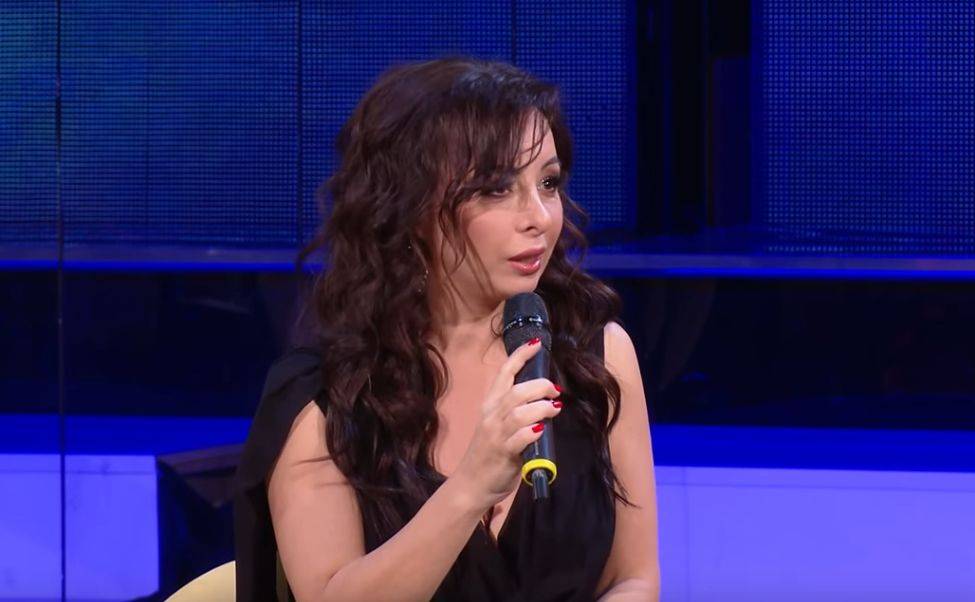 VELIKI POVRATAK: Zbog BIVŠE LJUBAVI otišla sa scene a sada poručuje ''HVALA ŽIVOTE'' 4 85cd3529c6a7485828be20854c6c7a28de5d7100