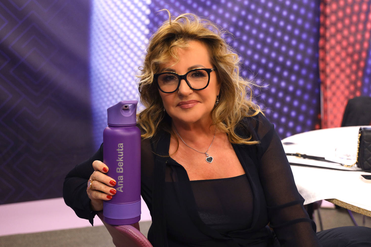 Ana Bekuta danas slavi rođendan: Oglasila se uspomenom iz detinjstva i održala lekciju o životu: "Čovek je živ samo dok ima neostvarene želje" (FOTO) 5 86108c5b69d0effc285b2b6987f4afe0d1e5a149