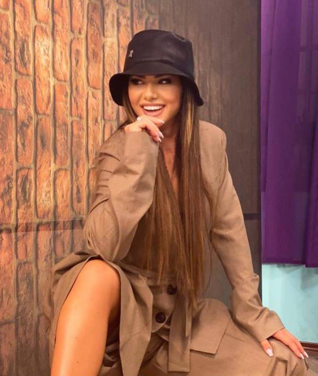 Hana Mašić: ''Uradila bih eksplicitne scene sa Jelenom Karleušom''! (FOTO) 2 86a1f7a7a73b309688573ed70afd07e00cb4550f