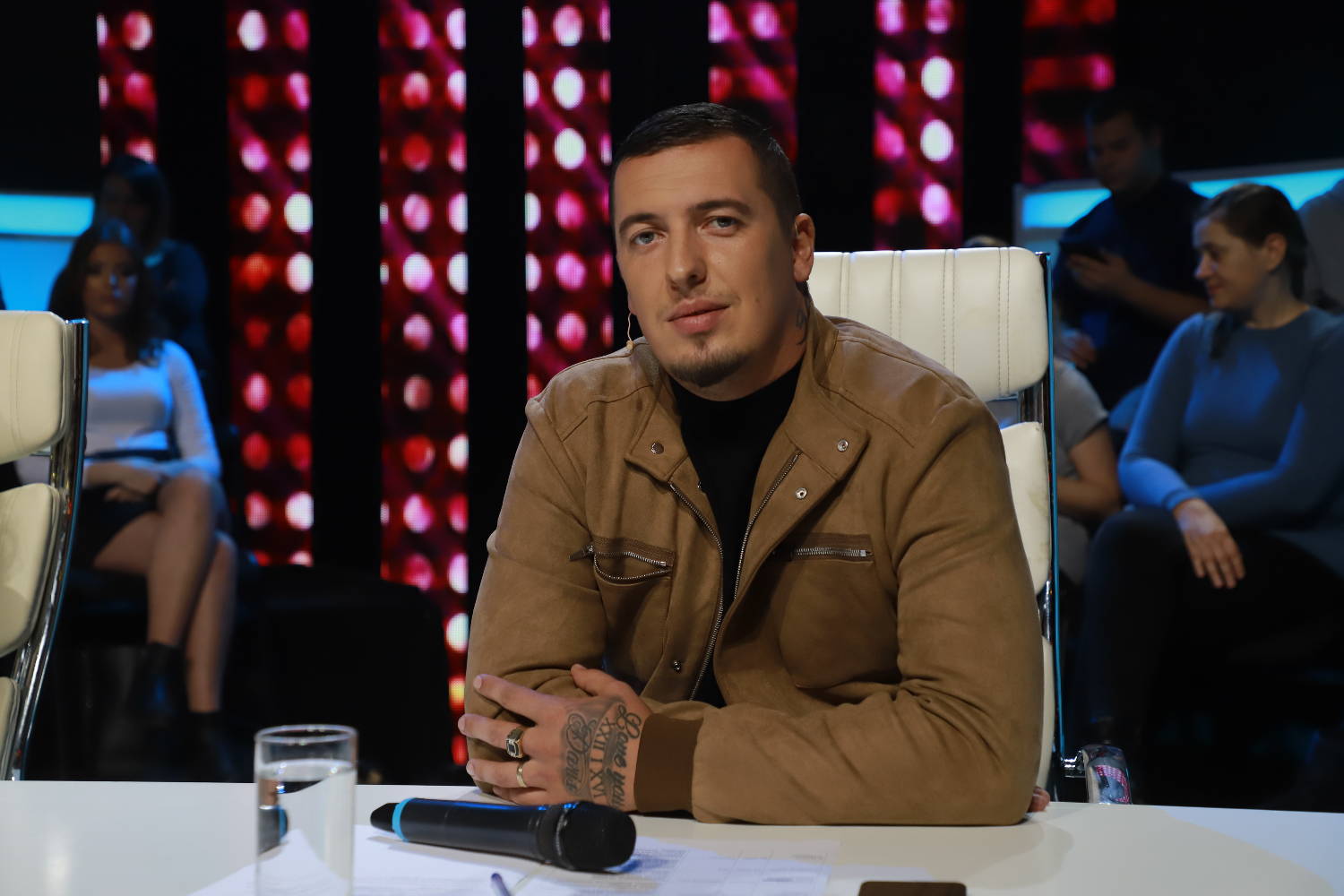 Amar Gile PRIZNAJE da mu nedostaje žena pa ispričao kako živi MOMAČKI ŽIVOT i da li će prepraviti OVU TETOVAŽU NAKON RAZVODA! (VIDEO) 2 8843e68e3bb8ee6e81f9eae585819682c76f1e67
