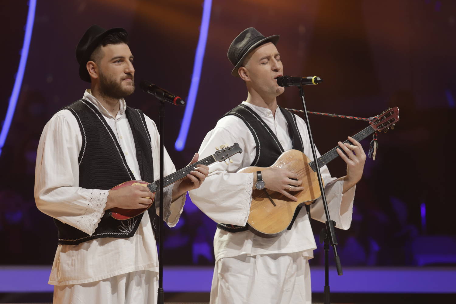 Braća Kazić okrivili NJEGA za ludi nastup "Našao nam je frekvenciju!" (VIDEO) 2 8b6756fb810456aa7fdc61a649f0daf6123fd0b7