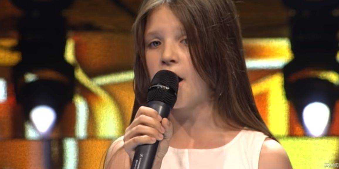 Bila je najmlađa učesnica ZVEZDA GRANDA, danas izgleda potpuno drugačije, a tek da vidite čime se bavi 2 8d466d57c2f37373e03d440b53ca953f0a5b267b