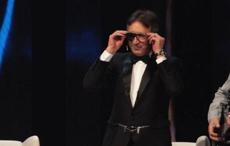 Dragana Katić i Sanja Vučić BLISTAJU u elegantnim izdanjima, Žika RASPOLOŽENIJI nego ikad (VIDEO) 4 8e12cc53170cbcbde75e46da1c833c631949a0ef