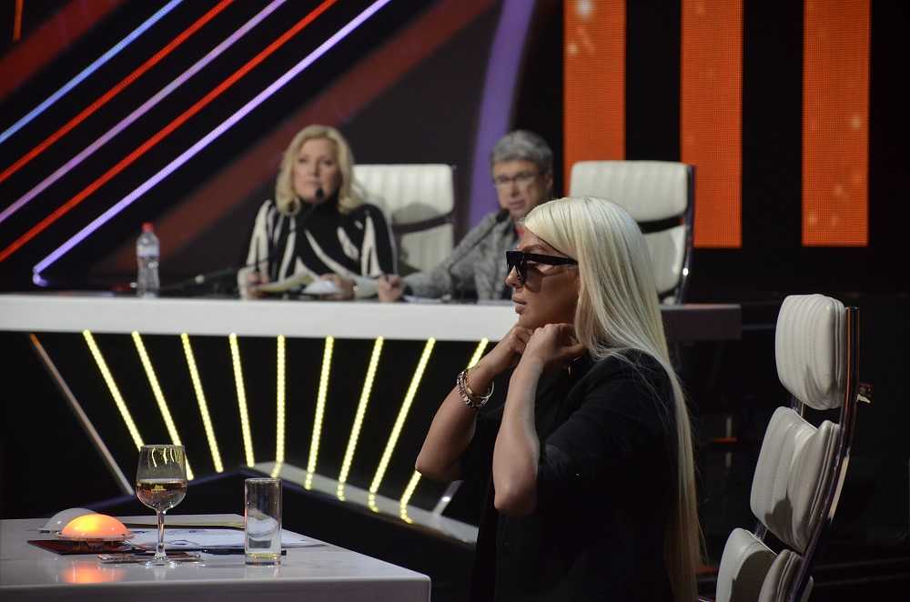 JK: Ne mogu više da slušam Šabana, Šerifa i Bekija! Snežana: Konačno si proširila repertoar! (FOTO) 2 91f4f3c632761f54e472fa4fe360d6adcd6b23aa