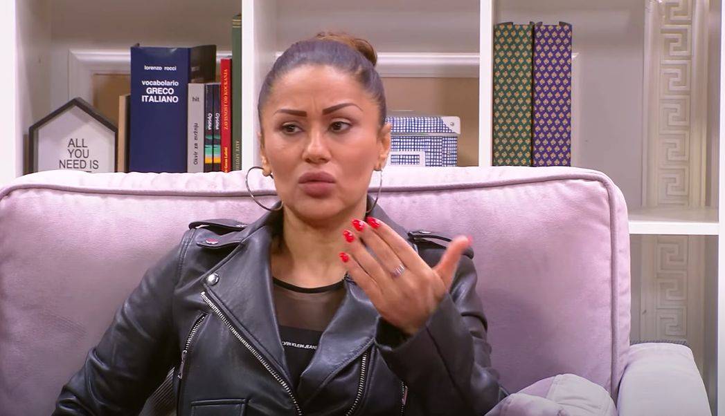 Mina Kostić IZREVOLTIRANA PITANJEM O ĆERKI, odbrusila voditeljki: "UVREDLJIVO JE" 5 92aa20a7b4b43f0478de19dcf1cd6b530268ba37