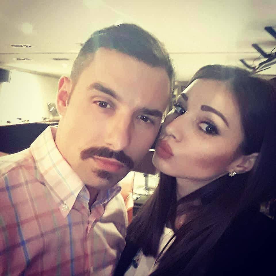Nemanja je imao burnu vezu sa koleginicom, a sad uživa pored manekenke! Pogledajte kako su se poznali! (FOTO) 3 92d47eb15e0c89ebd813b96921d2c44b8f744c38