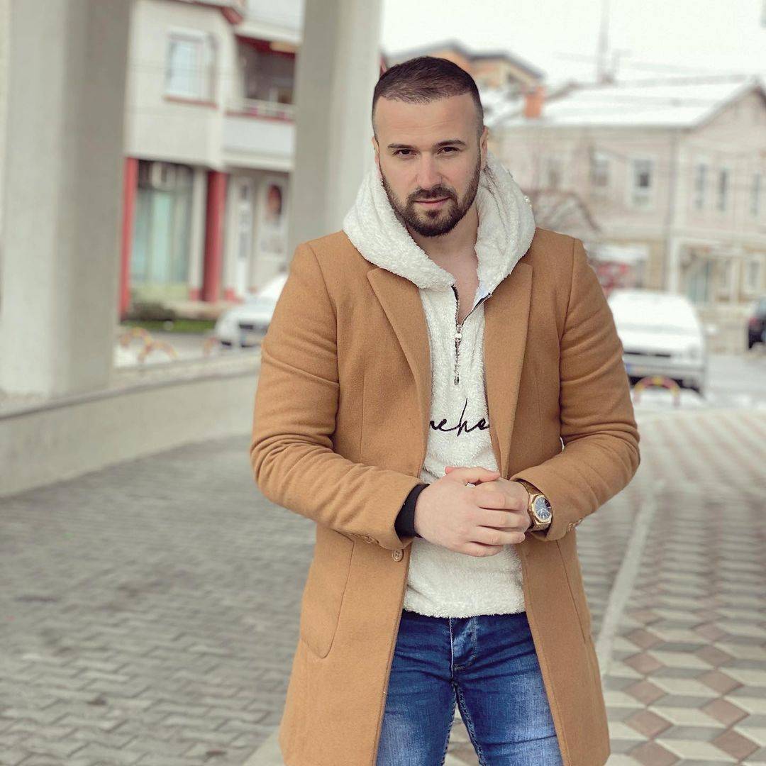 "HVALA TI BOŽE, SVE JE MOGUĆE" Pevač otkrio sve o svojim muzičkim počecima, a NJEMU je posebno ZAHVALAN 2 99673ed667efa19fd9fbeb57a2e6d1a50b38c01c