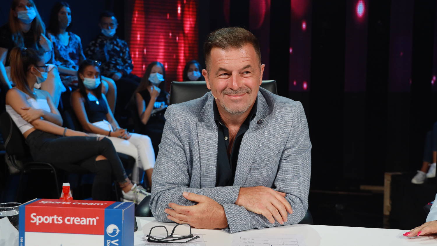 POČELO SNIMANJE: Studio više NE IZGLEDA ISTO a tek da vidite promene u žiriju (VIDEO) 4 9c0ec2f453a7d095dca66dd35ee69b71525239cb