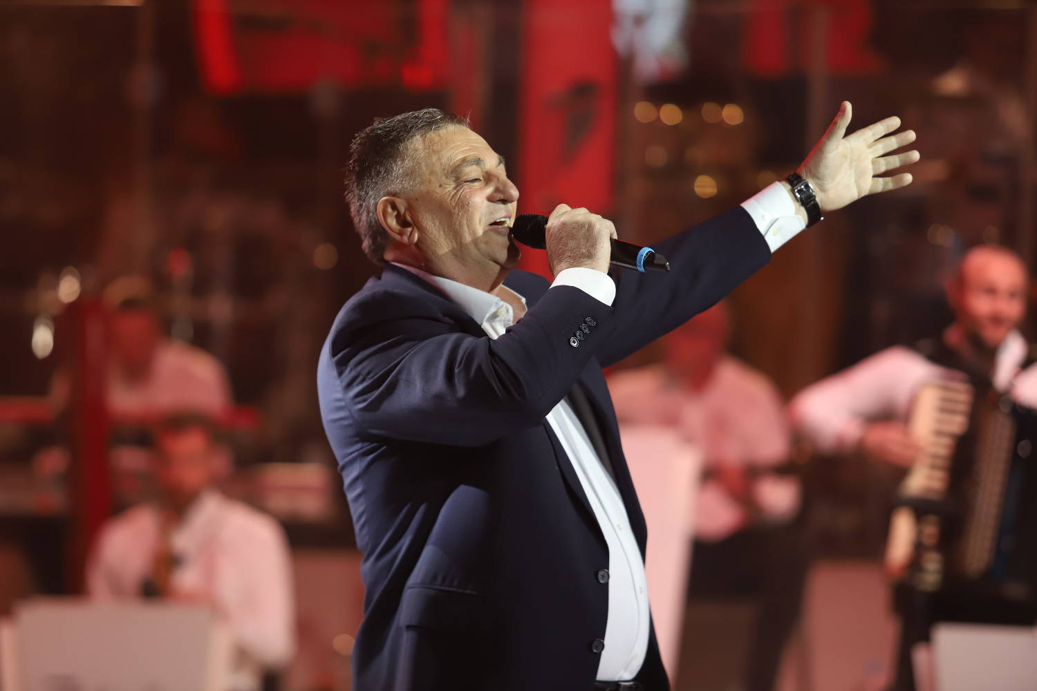 Zbog POPULARNOSTI ''izgubio'' porodicu: ''Kaže supruga da me nikad nije ni imala'' 3 9f21e733857a65be4a4e82429f7290de11cda86b