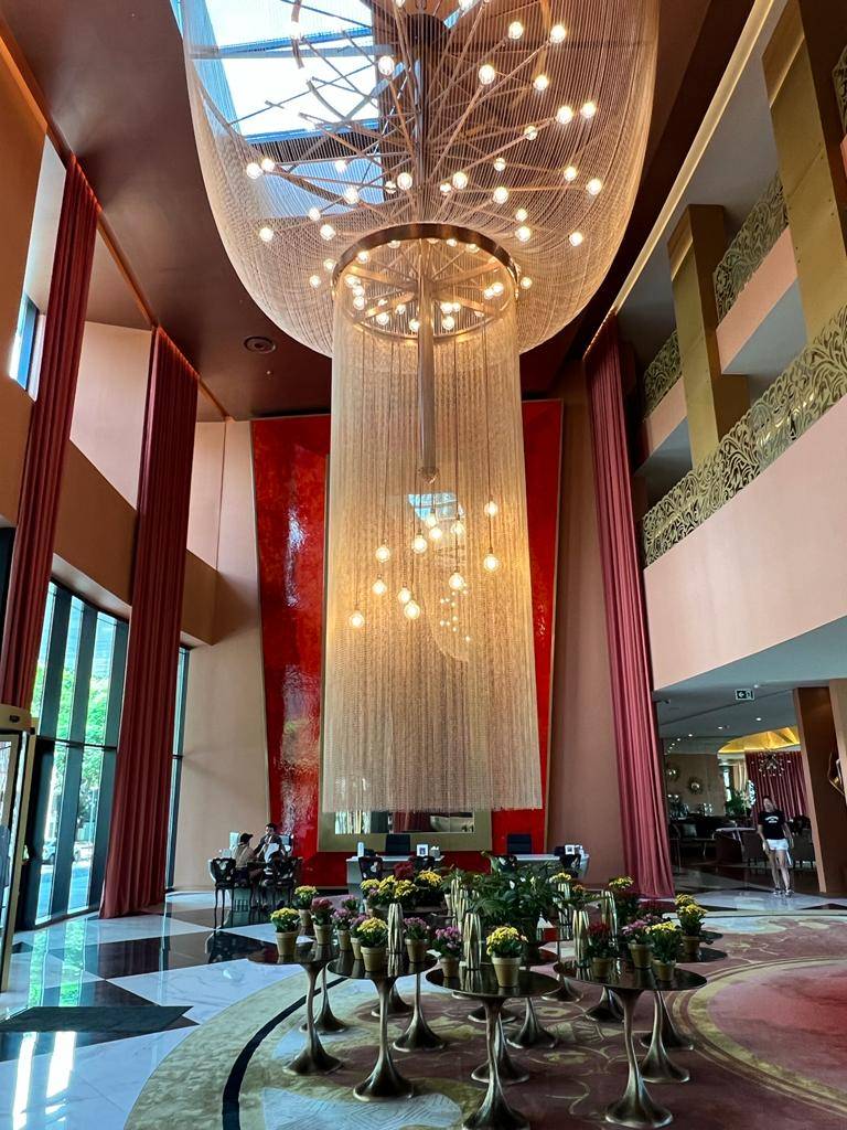 PRŠTI OD LUKSUZA! Voditelj platio NAJSKUPLJI HOTEL u Portugalu, pa priznao: ''Ne žalim novac'' 6 a231389ffdbcf3ef66a8428ef908bc3e47cf8323