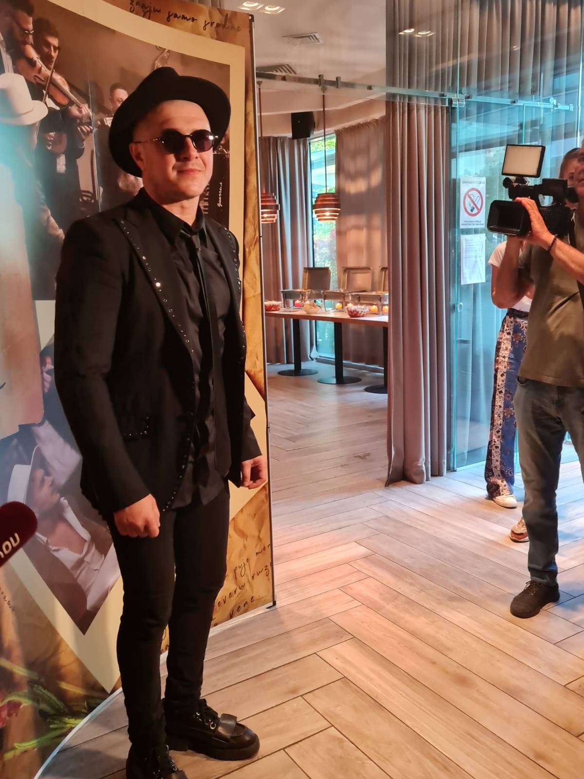 Petar Božović u spotu Tropiko benda! Sale otkrio kako je došlo do saradnje (VIDEO) 3 a406b837559639a62966697aaadfa50b8a97a023