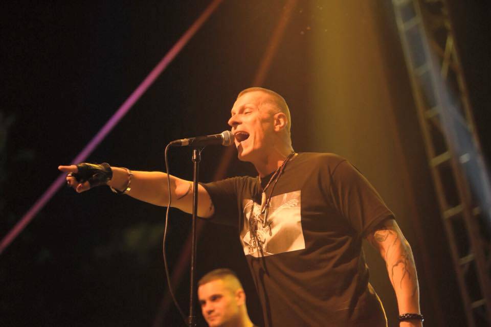 PROMOCIJA ROKENROLA: Đorđe David sa bendom na festivalu u Temišvaru (FOTO) 2 a46c33eefc95128ebc737a75a75c5f744c915742