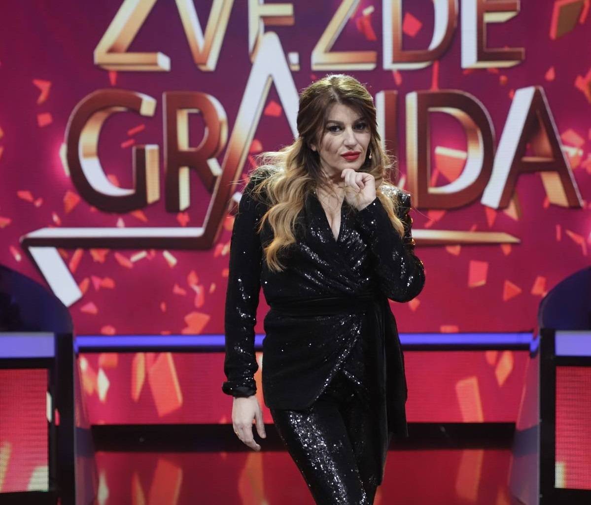 LAĐE JOJ POTONULE Viki Miljković na početku karijere čuveni kompozitor rekao da nije talentovana za pevanje (FOTO) 2 a7b5901ac137b4c772e6ecdcc0d9e6f45367eb46