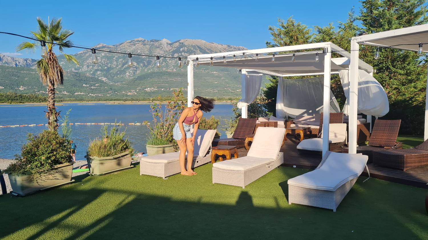OVO NISMO OČEKIVALI: Zvezda Granda SE SKINULA NA PLAŽI I POKAZALA SAVRŠENO TELO (FOTO+VIDEO) 7 a87f9840cb451a68d66e2cf2af4a36f78d0ae8a7