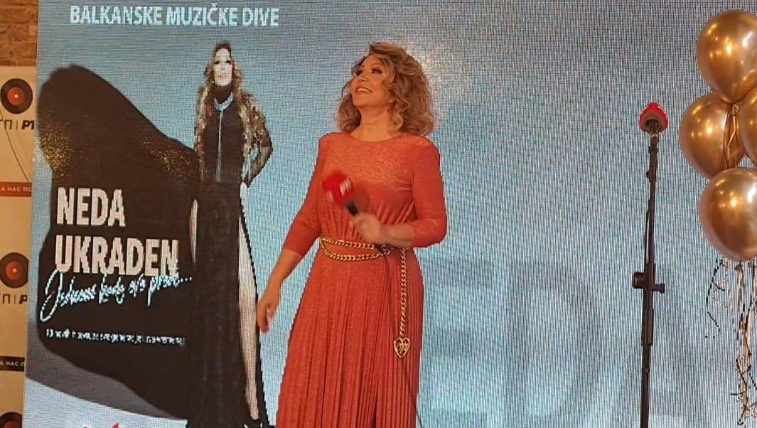 Neda predstavila NOVI ALBUM, pa se sa KNEDLOM U GRLU obratila svima (VIDEO) 3 a8bfc94a64a46f361f703675da32817c73dccd83