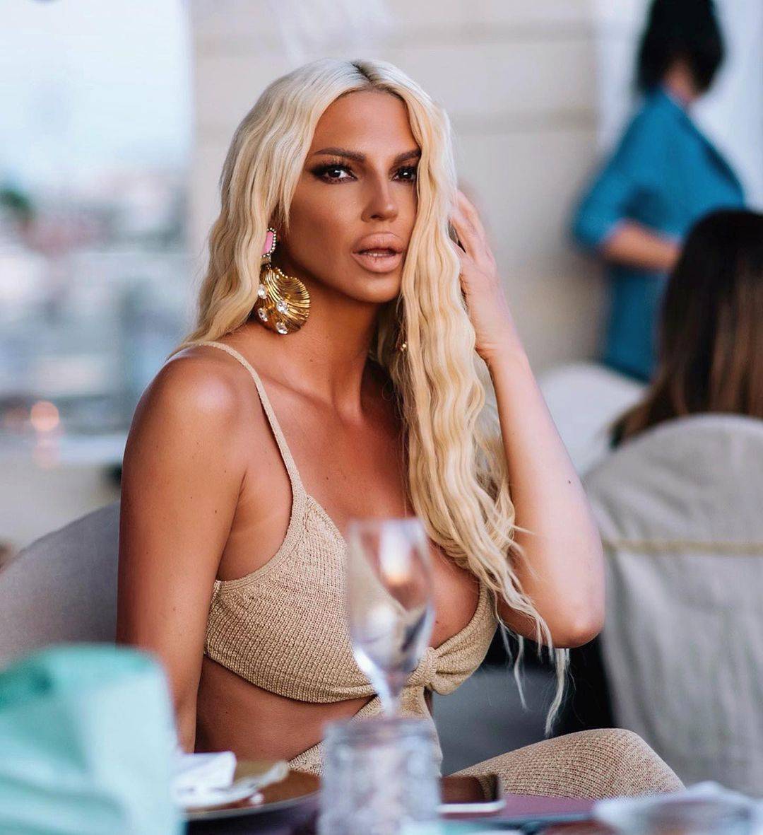 Od antivaksera do gole istine: Zašto se JELENA KARLEUŠA odlučila za VAKCINACIJU? 2 ab0a751634e7a37c5301526c472b693eb5b537e8