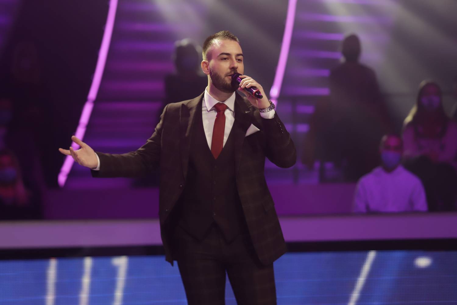 "BIO SAM I KAMIONDŽIJA" Hamza Sokolović o kritikama Jelene Karleuše (VIDEO) 2 ad51a275ebc0f50e37d926bf332a9437482333d1