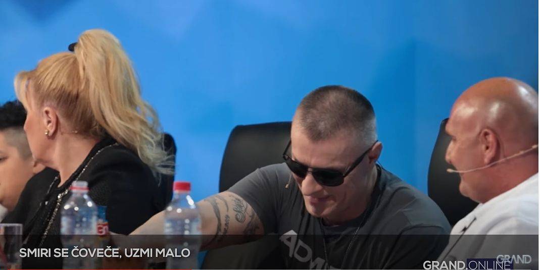 ŽIRI MORA BITI SIT: Ko mezi, a ko ostaje gladan na snimanju? (VIDEO) 4 aea43d4e0fe03c842bed522e399a3a5ad63c8169