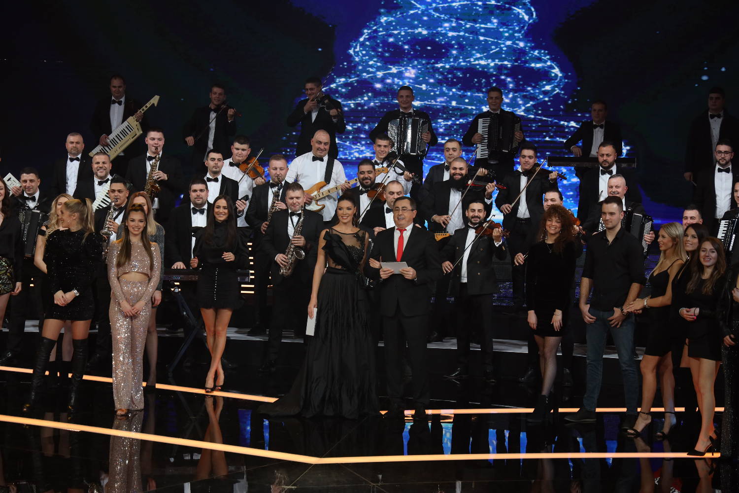 ''STALI SU U RED ISPRED MENE, NISAM ZNALA ŠTA SE DEŠAVA'' Pevačica ostala ZATEČENA scenom iz kluba 2 b10aae48d3fbcb50e229eaa34a694d8831281664