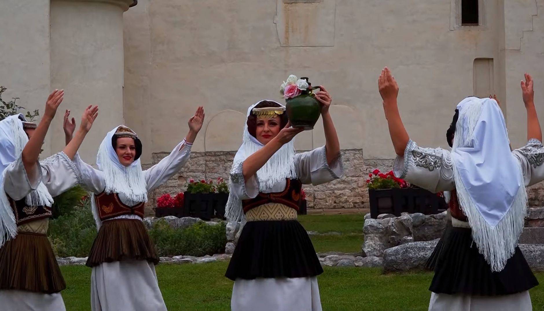 PONOS SVIH: Stigao NOVI HIT, Sofra umešao prste i stvorio MAGIJU (VIDEO) 3 b12b109aebf21bea6a95752e7e421fba3c44cbac
