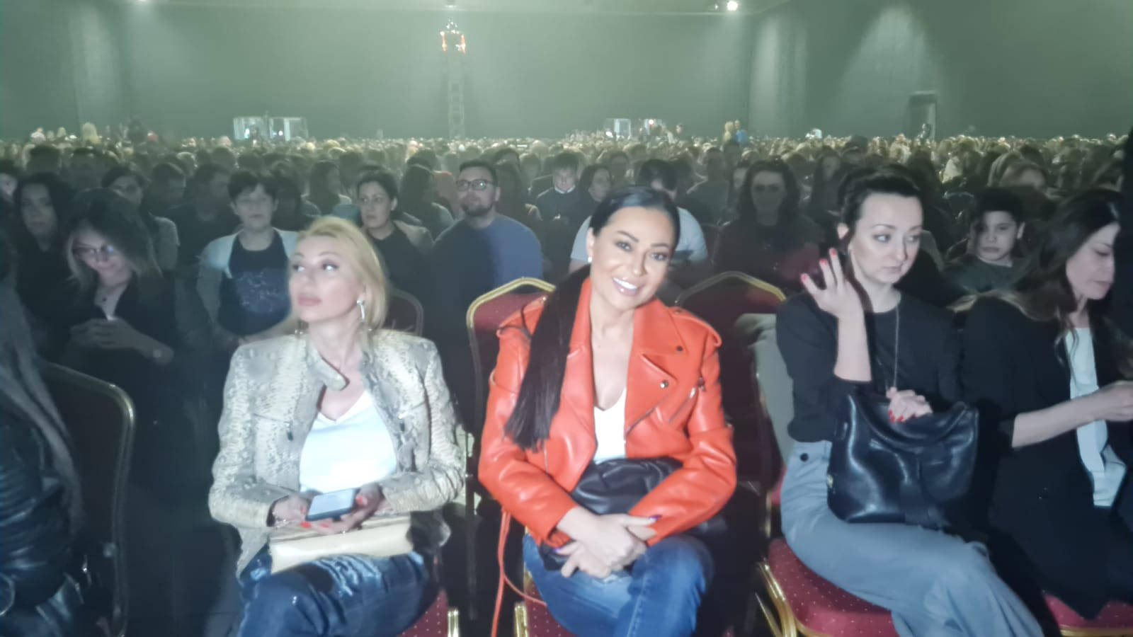 CECA stigla na Marijin koncert, pa OTKRILA KAKAV BI NJEN REPERTOAR BIO na "Drugoj strani ploče" (VIDEO) 2 b23a1fb1773ae3bdefa3c492dff0d1d9ca01bbcc