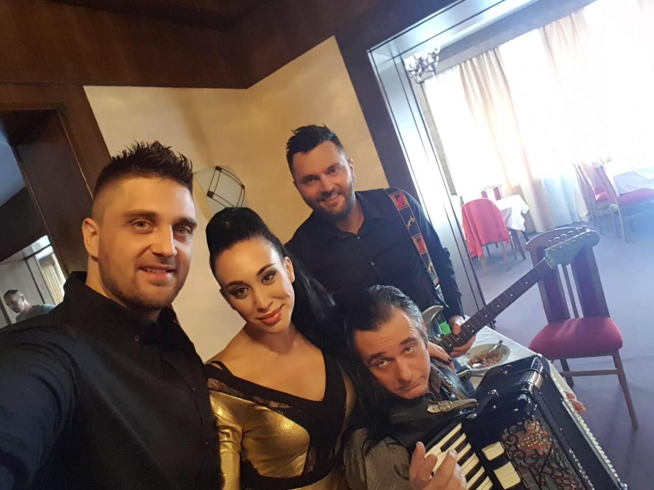 PETAR NISIĆ: PSI LAJU, VETAR NOSI! 2 b24044a29f36daaf5d2df65f4b58cc3ba37da375