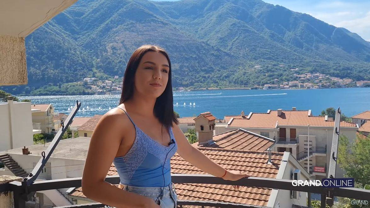DOM KAO IZ ČASOPISA: U ovom LUKSUZU živi ZVEZDA GRANDA - Tamara Živković (VIDEO) 5 b257f40e1bc26ac34eb44f1819d4b0d9264d23b4
