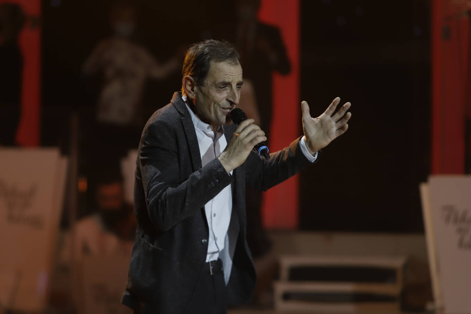 "Bez ljubavi nema života" Nakon stravične tragedije zapevao sa sinovima i poslao najlepšu poruku 2 b30385a041b7f1b8559ffbcc4577b3ea1792048b