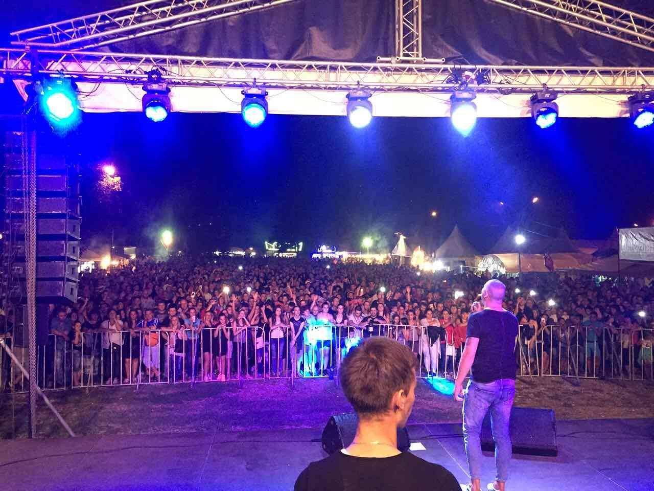 Amar Gile pevao pred 10.000 ljudi u Bugarskoj (FOTO) 3 b372c0aa58bd60471fcb7e45bd53664aebe508f8