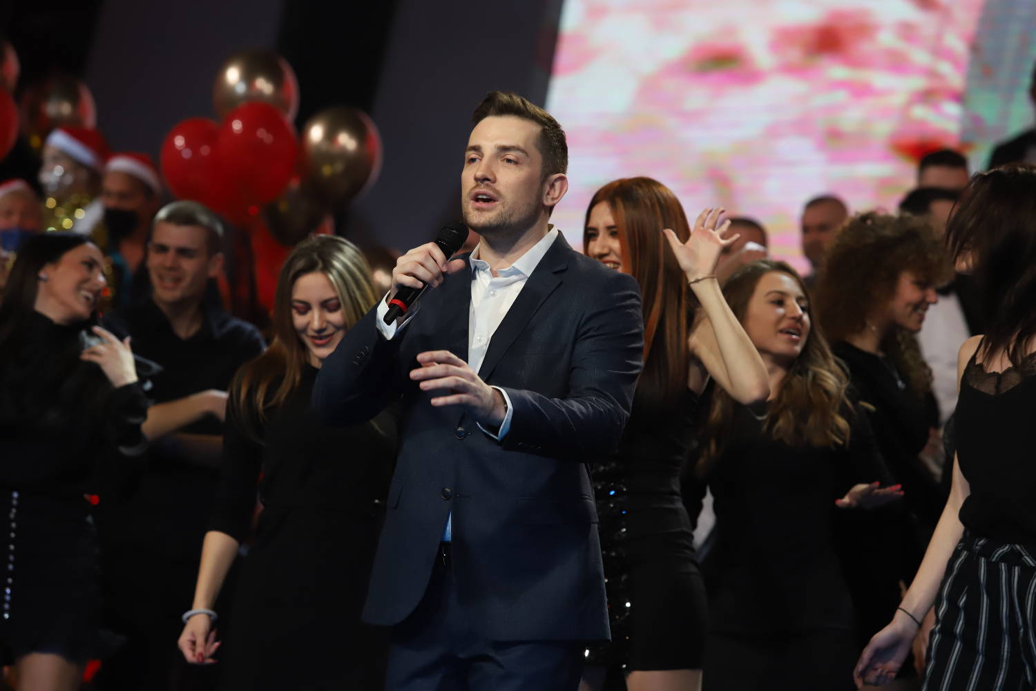 Mirza Selimović nikada neće zaboraviti kako mu je Dženan pomogao na početku karijere: "Nisam se stideo, ozbiljno sam ga shvatio" 8 b3eebc6d797436cb3c67800ce98d75ca590e781b