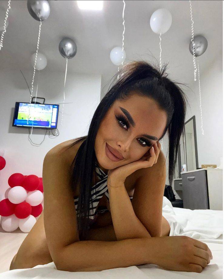 Žena od sultana ZAPALILA MREŽE SLIKAMA IZ TERETANE, a od jednog detalja vam neće biti dobro (FOTO) 2 b73d989ff479693c13c0c3d5c5b87986c2a918cb