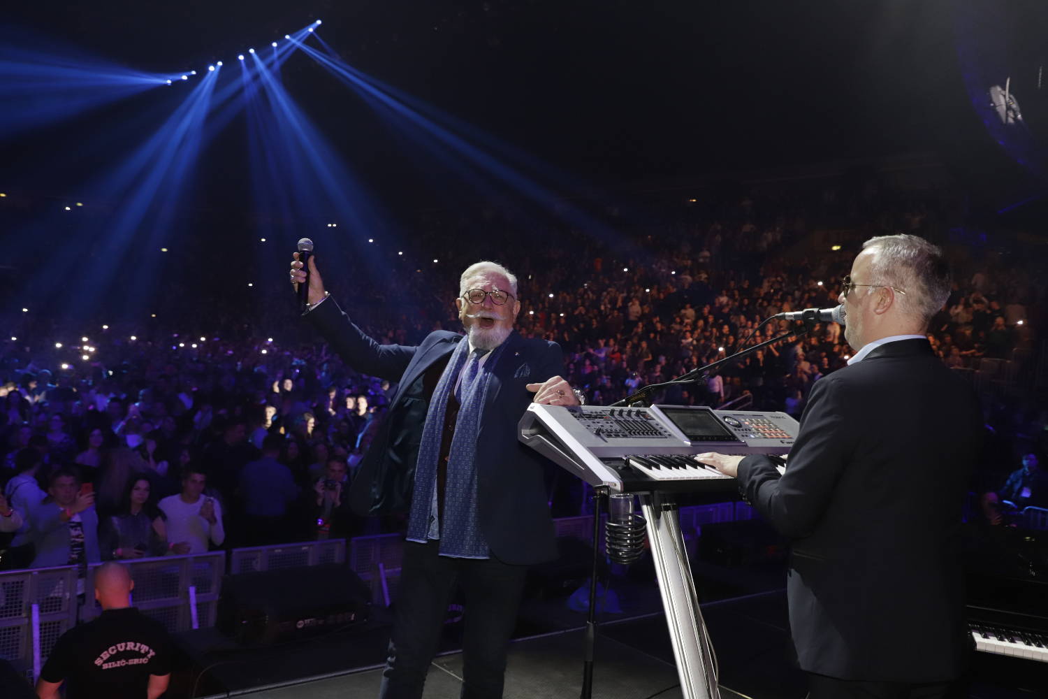 ORILA SE ARENA: Željko Samardžić bacio publiku u delirijum na koncertu Saše Matića u Zagrebu (VIDEO) 2 b8e3d7bdce4035d0391e4f953828a476274ef75f