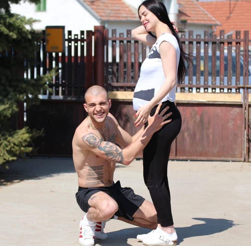 Ceca slavila u kući na Dedinju, ali njena deca nisu bila tu (FOTO) 3 bb199ae61a592c38bd1d66429afb39858fed1536