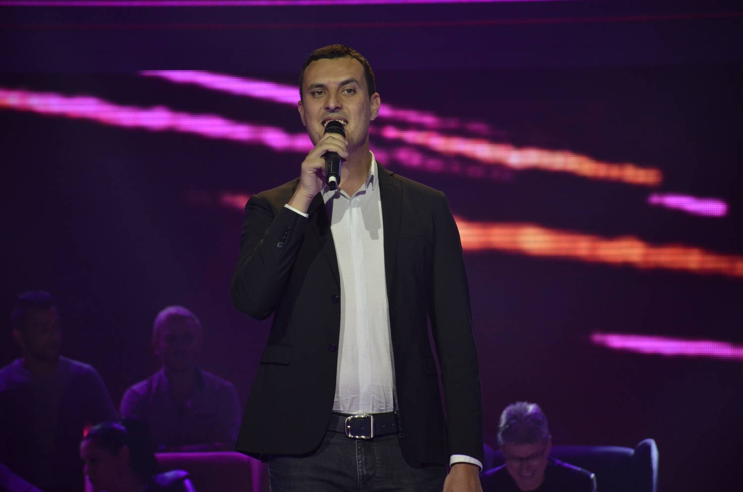 PUT DO POBEDE Ovako je talentovani pevač iz Cetinja koji je gotovo slep trijumfovao u "Zvezdama Granda" (VIDEO) 4 bd03e1d1ac6e54bb7d72dd4cba84c5c35e79b8aa