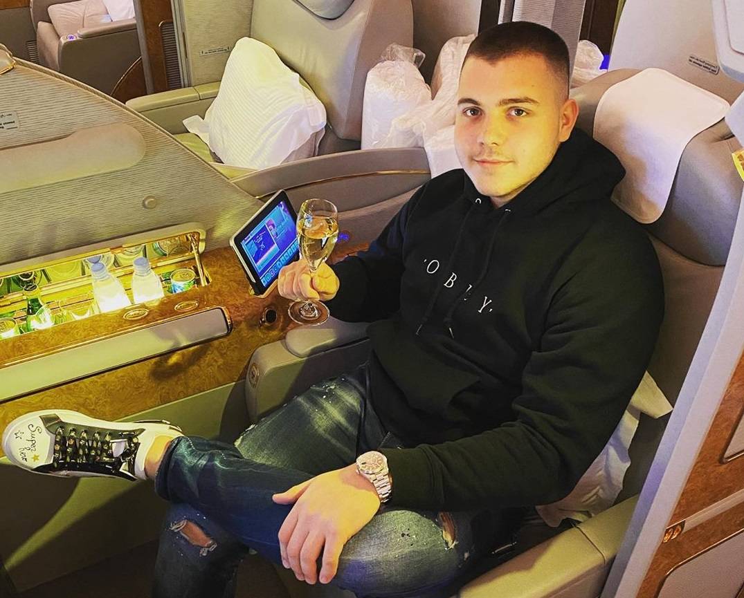 PROŠIRIO BIZNIS: Viktor Živojinović otvara splav (FOTO) 2 bdcd29f152c659c6f4a213fc957d4026ee70ab75